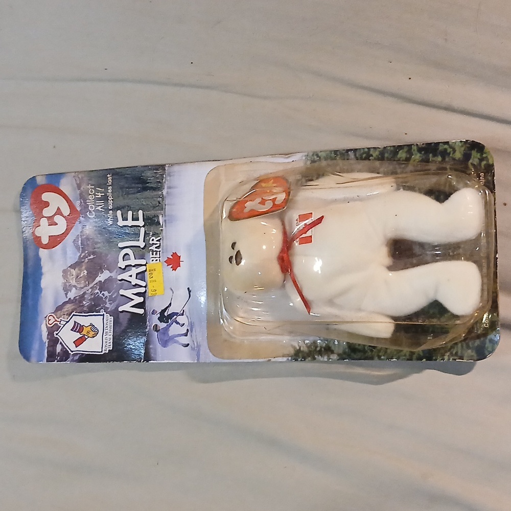 Beanie‎ BABY, Ty Maple the Bear - White Plush Toy. STILL IN PACKAGE